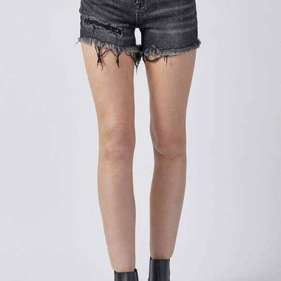 Hazel Blues® |  RISEN Raw Hem Denim Shorts with Pockets - Picture 5 of 6